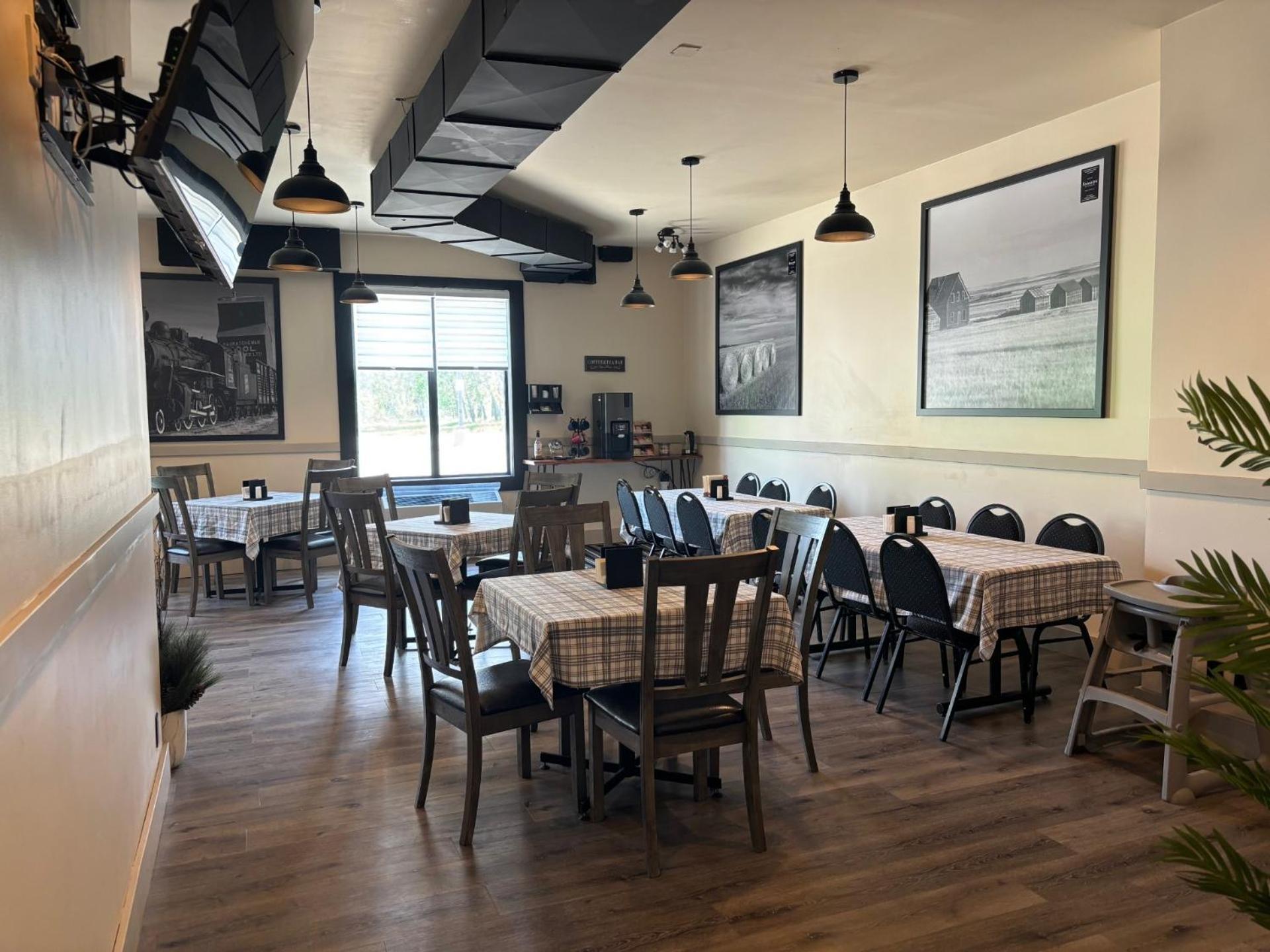 Ramada By Wyndham Estevan מראה חיצוני תמונה